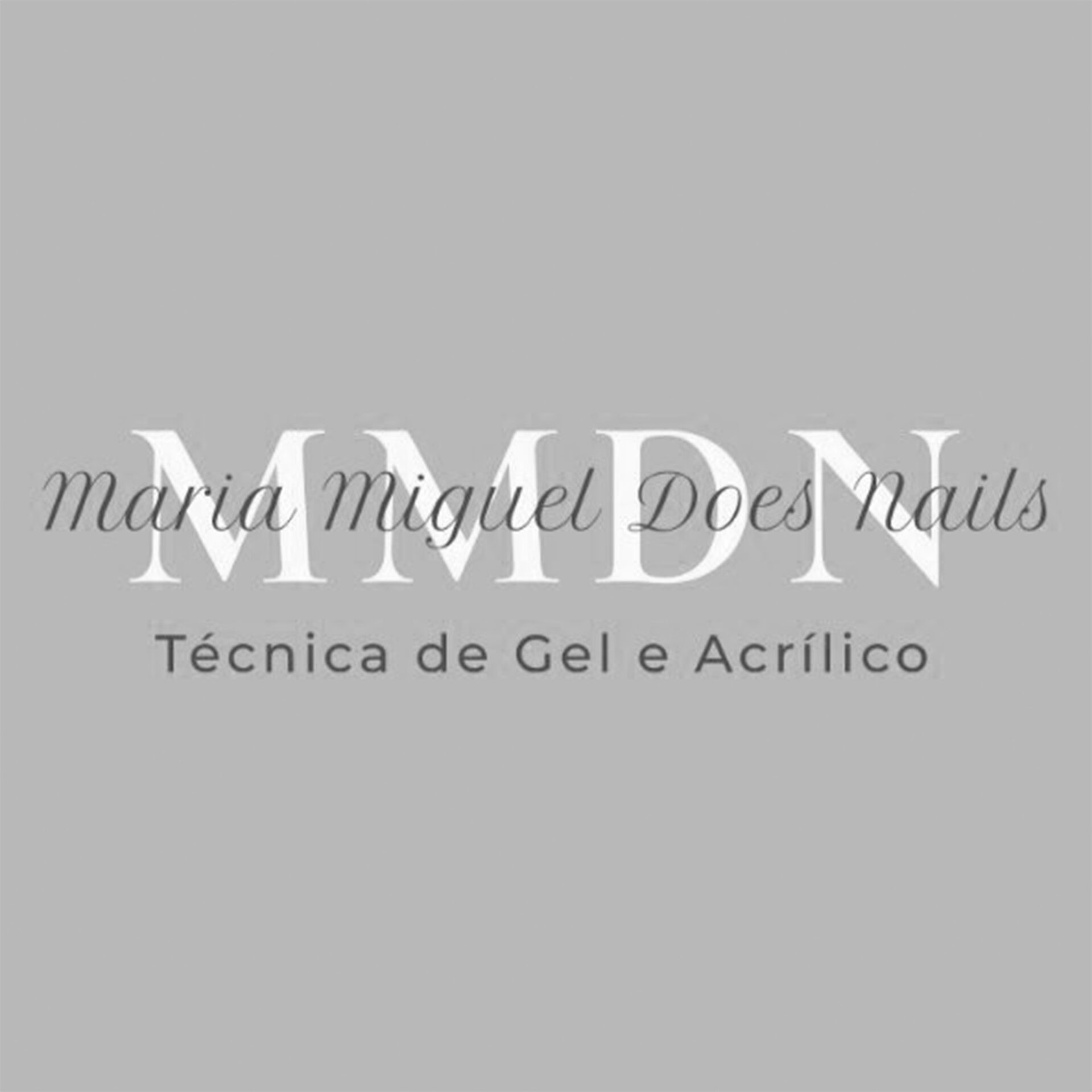 logo MMDN nails preto e branco